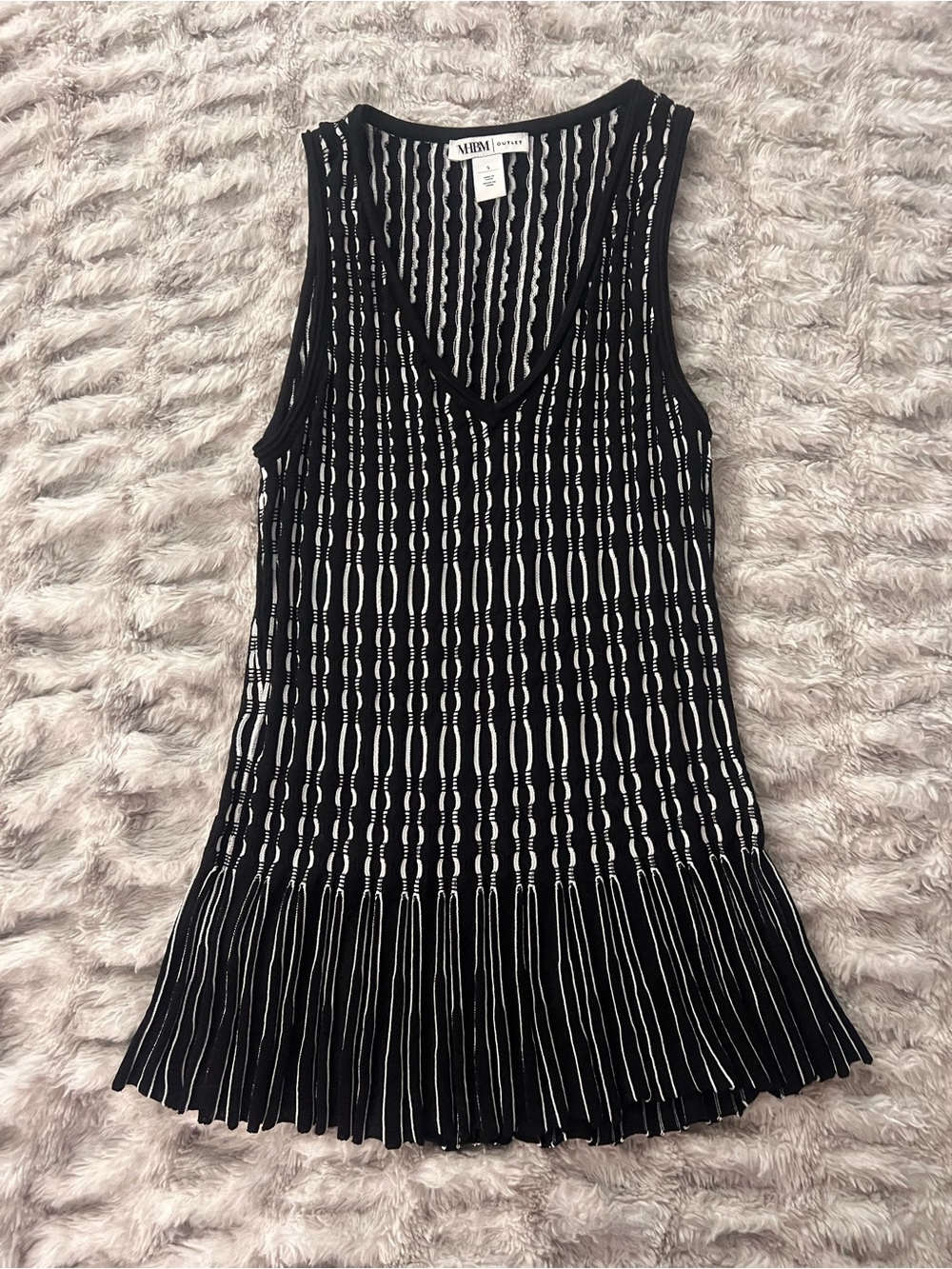White House Black Market Knit V-Neck Tank Top small